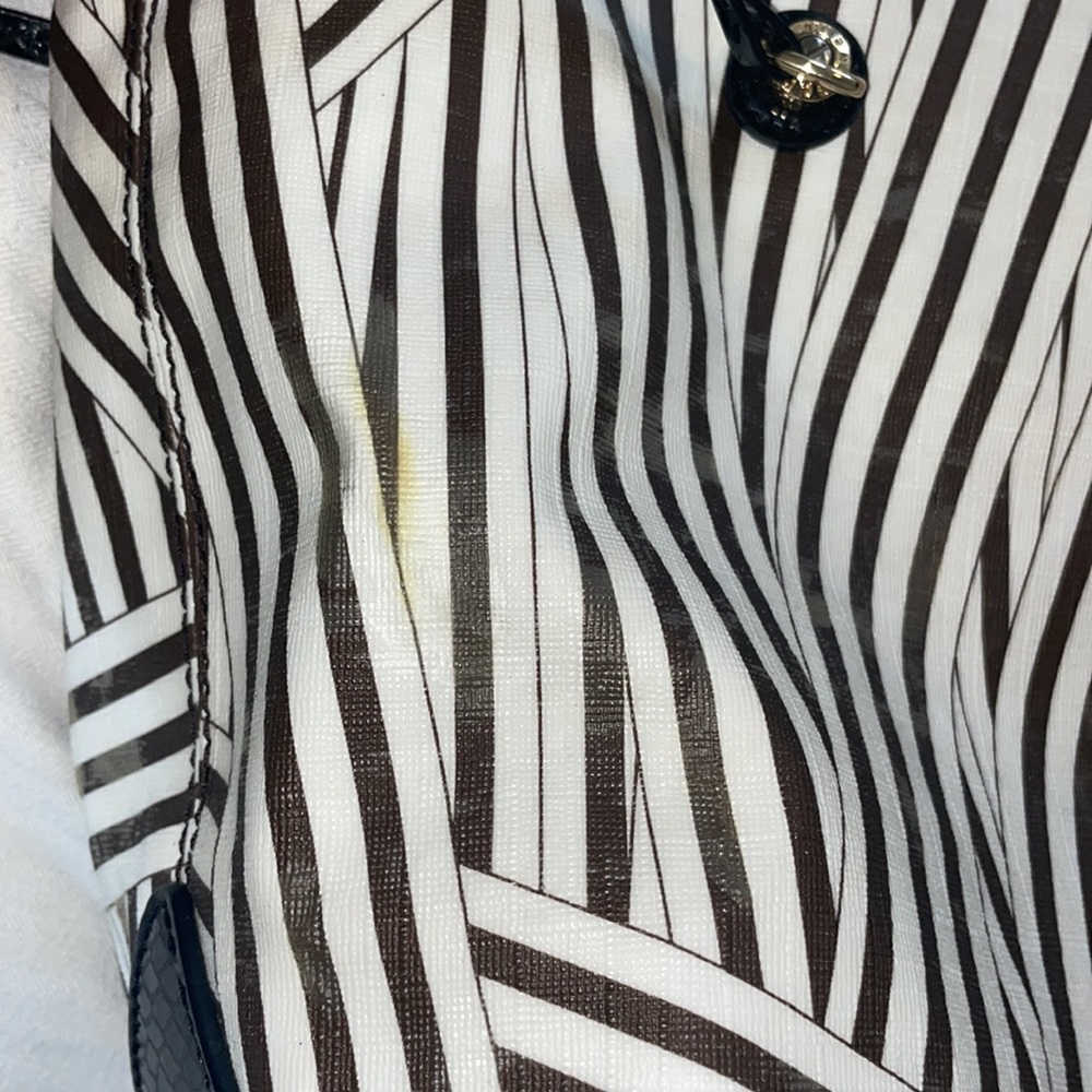 HENRI BENDEL disturbed stripe tote 🙀 - Picture 7 of 16